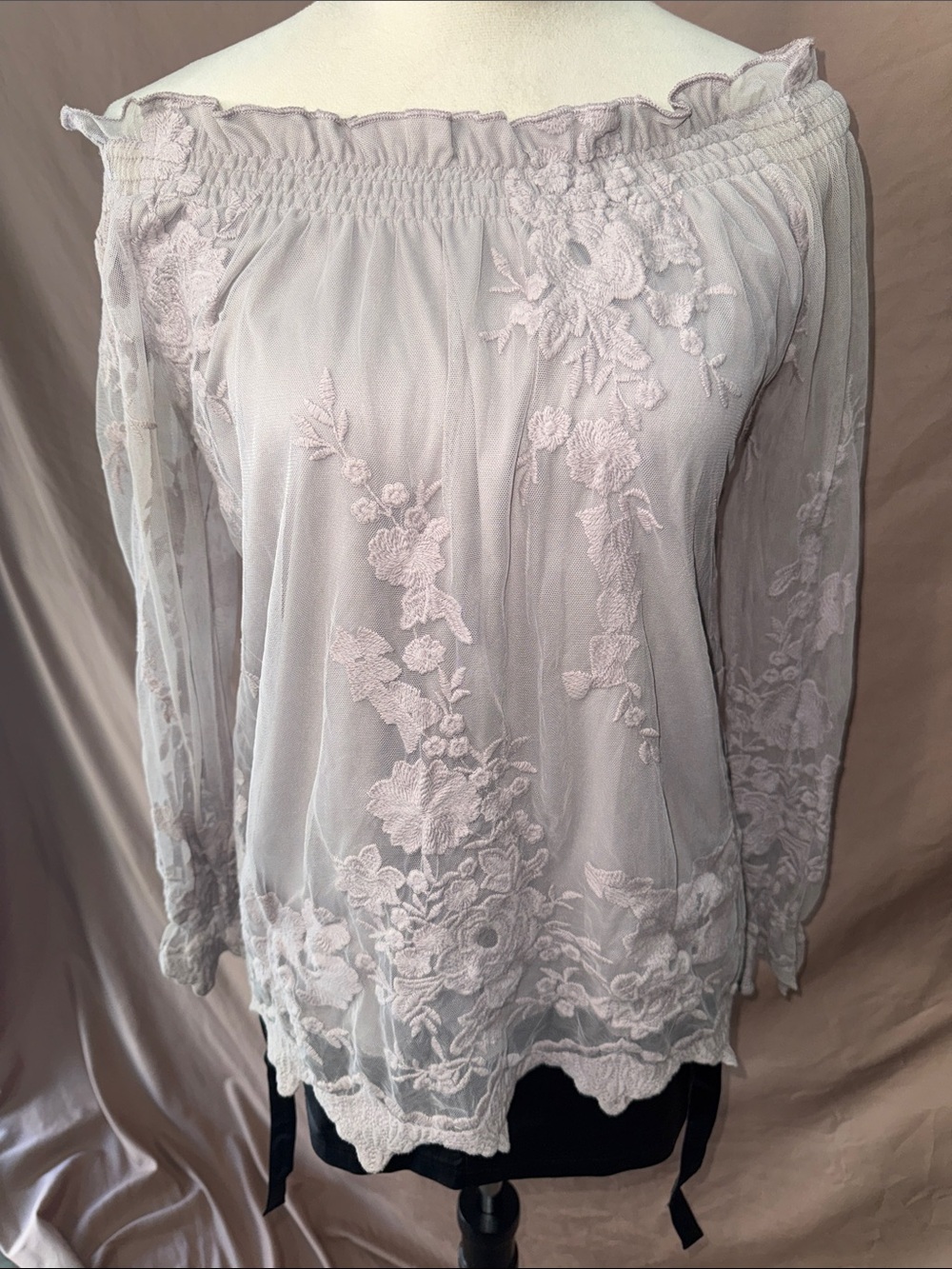 NWOT Elegant Off-Shoulder Lace Blouse - Light Dusty Lavender